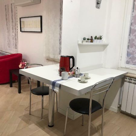 Temporary House Vicolo Colombina Apartment โบโลญญา ภายนอก รูปภาพ