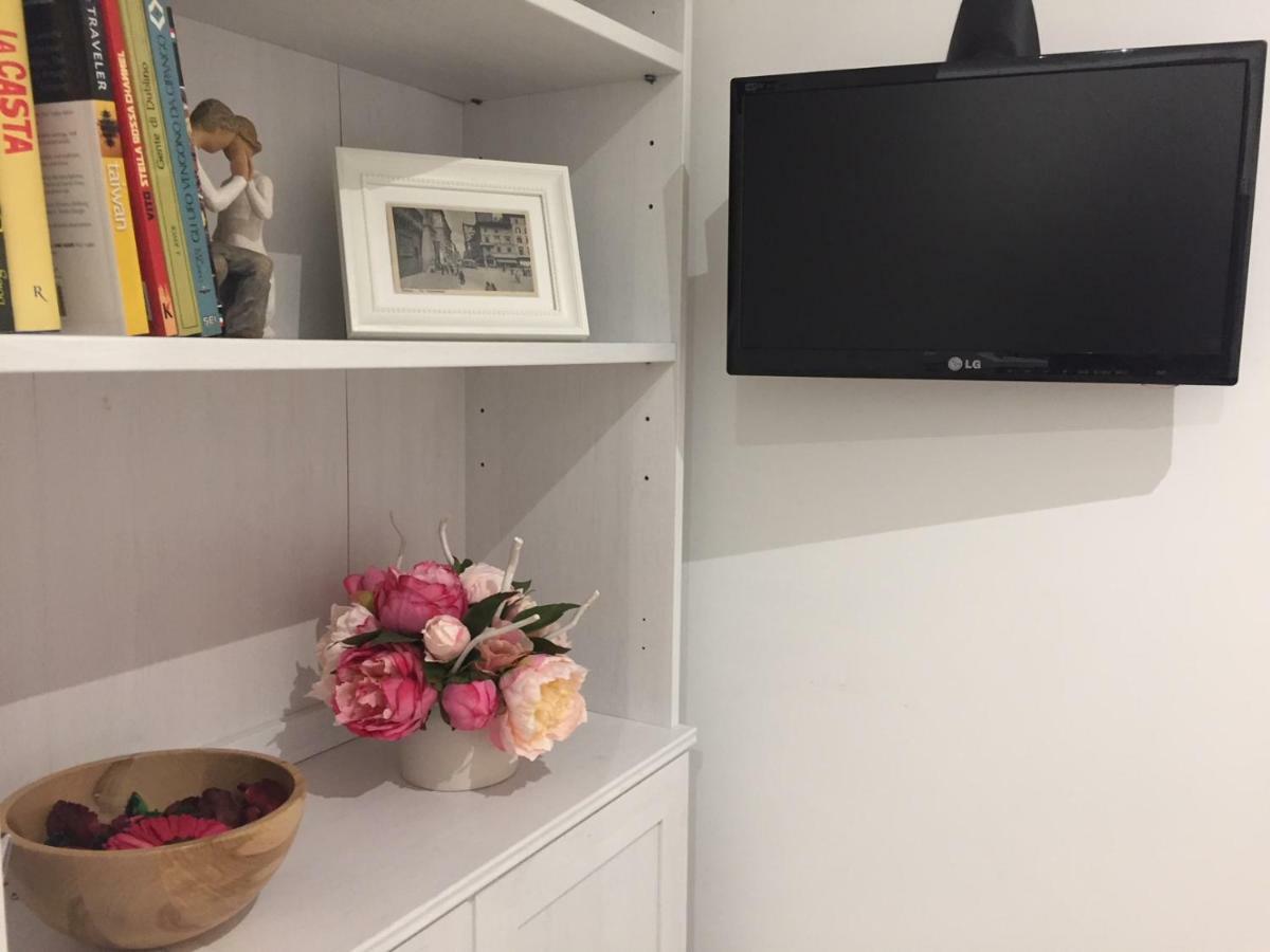 Temporary House Vicolo Colombina Apartment โบโลญญา ภายนอก รูปภาพ