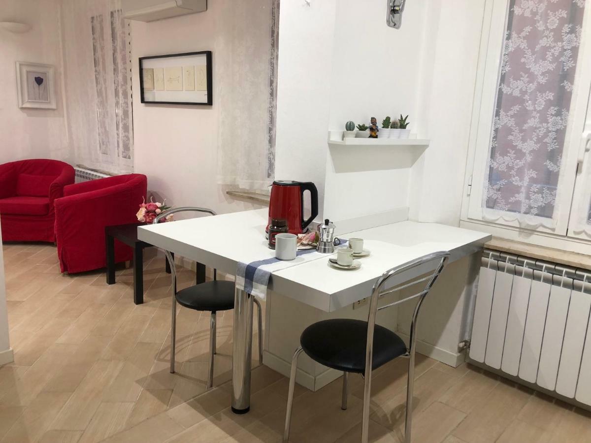 Temporary House Vicolo Colombina Apartment โบโลญญา ภายนอก รูปภาพ