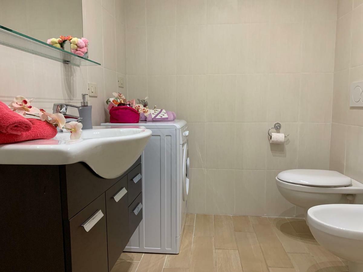 Temporary House Vicolo Colombina Apartment โบโลญญา ภายนอก รูปภาพ