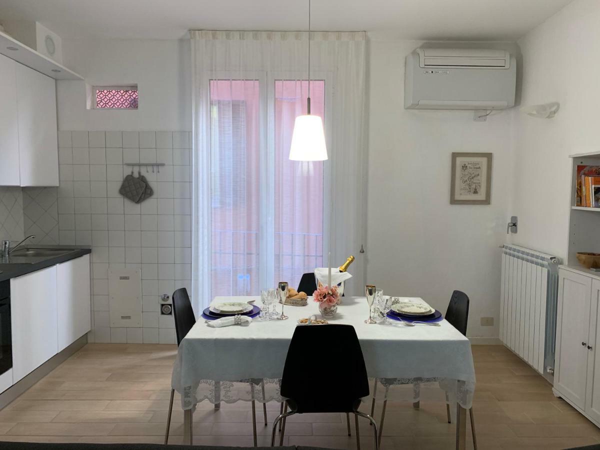 Temporary House Vicolo Colombina Apartment โบโลญญา ภายนอก รูปภาพ