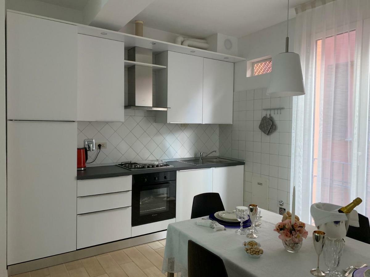 Temporary House Vicolo Colombina Apartment โบโลญญา ภายนอก รูปภาพ
