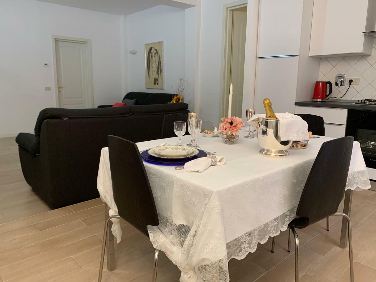 Temporary House Vicolo Colombina Apartment โบโลญญา ภายนอก รูปภาพ