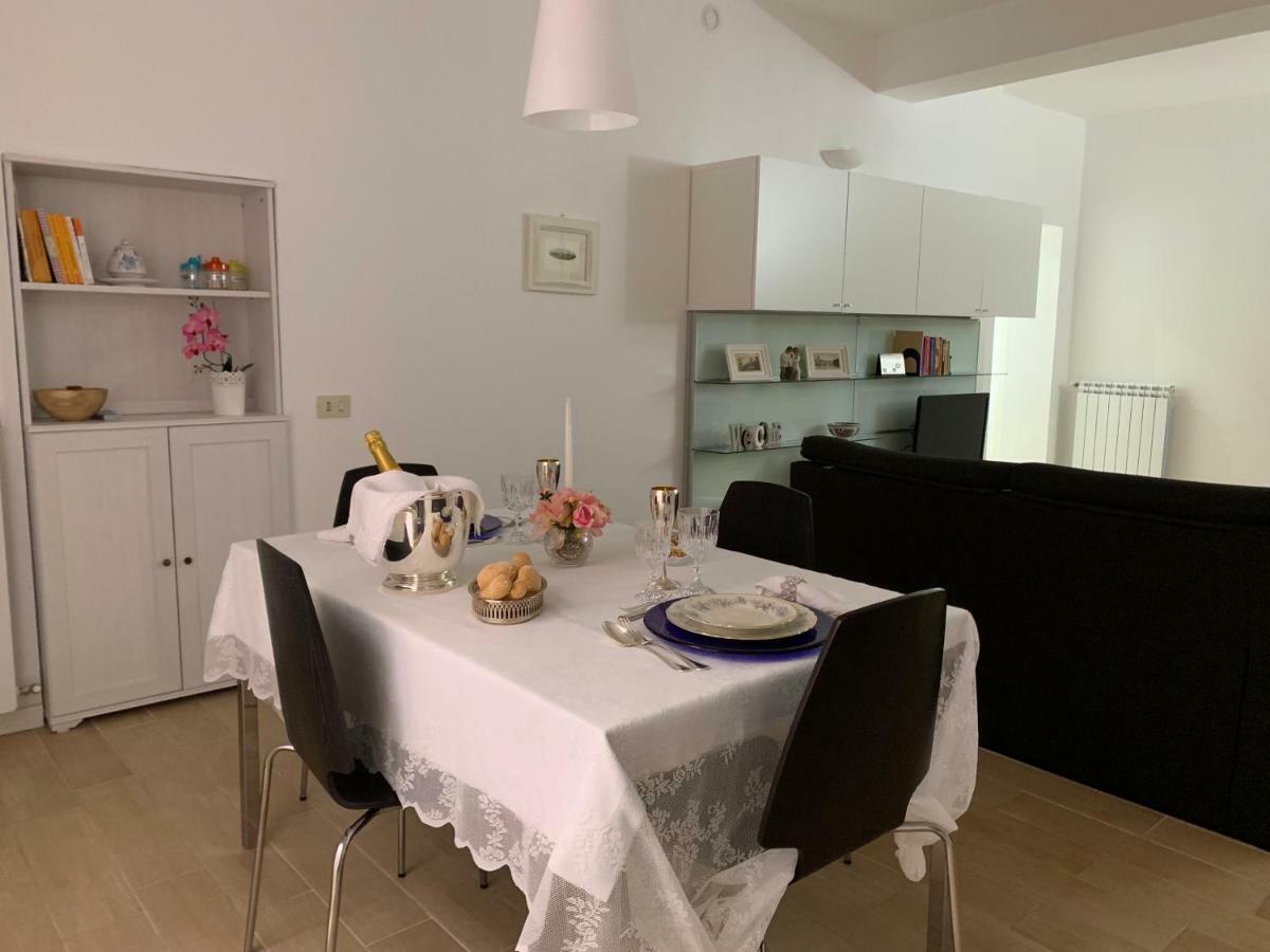 Temporary House Vicolo Colombina Apartment โบโลญญา ภายนอก รูปภาพ
